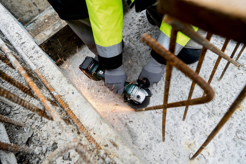 Úhlová bruska akumulátorová Metabo W 18 L 9-125 (bez baterie) 602247840