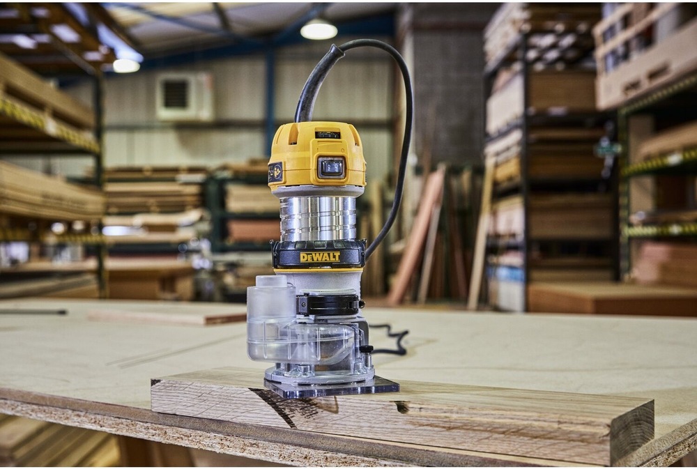 Frézka horní Dewalt D26200 900 W Frézka horní Dewalt D26200 900 W