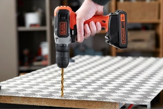Vrtací šroubovák Black-Decker BCD001C1-QW (s baterií)