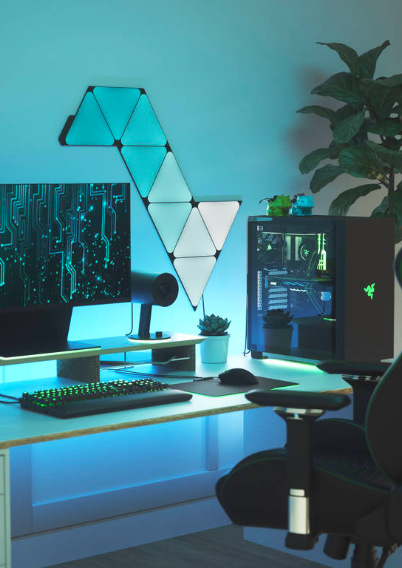 LED světlo Nanoleaf Shapes Ultra Black Triangles Starter Kit 9 ks LED světlo Nanoleaf Shapes Ultra Black Triangles Starter Kit 9 ks