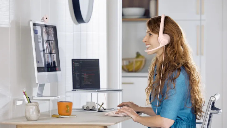 Headset Logitech H390 USB bílý