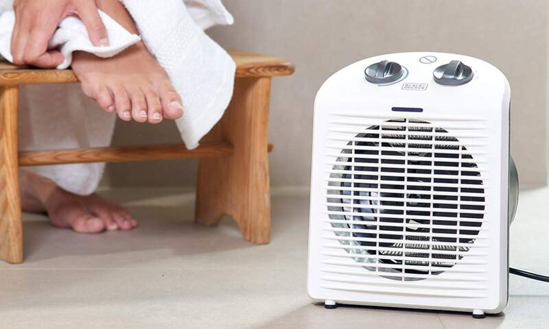 Teplovzdušný ventilátor Black+Decker BXSH2000E bílý Black+Decker BSH2000E, bílá