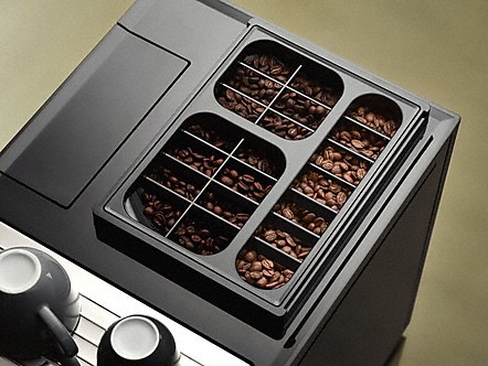 Automatický kávovar Miele CM 7750 obsidián černý