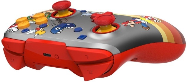 Gamepad Turtle Beach Rematch Wireless Koopa Troopa, NS2 červený Pohled zboku na gamepad Turtle Beach Rematch Super Mario s tlačítky L a ZL.