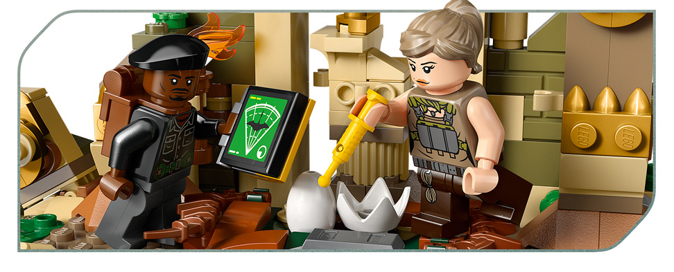 Stavebnice LEGO® Jurassic World 76976 Letecká mise se spinosaurem a quetzalcoatlem Z téměř tisíce kostek LEGO vzniká džunglový chrám s hnízdem, lezeckou stěnou, vchody a vodopádem.