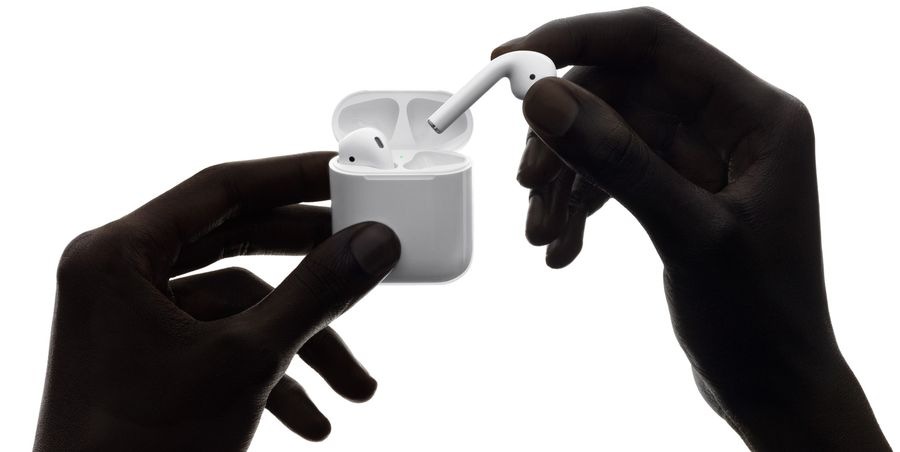 Sluchátka Apple AirPods bílá Sluchátka Apple AirPods bílá