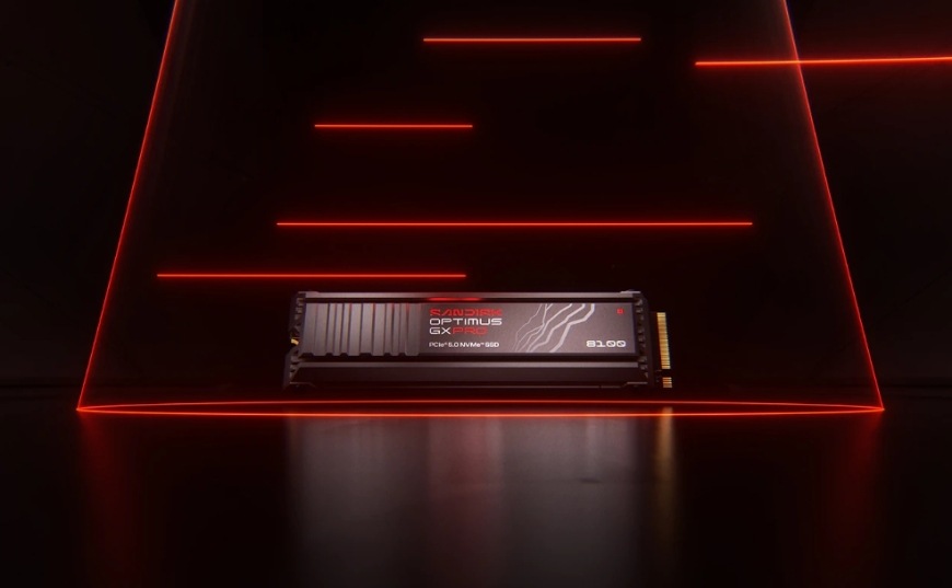 SSD SANDISK Optimus GX PRO 8100 8 TB Heatsink - PCIe 5.0 (NVMe) černý SSD SANDISK Optimus GX PRO 8100 Heatsink s červeným světelným efektem