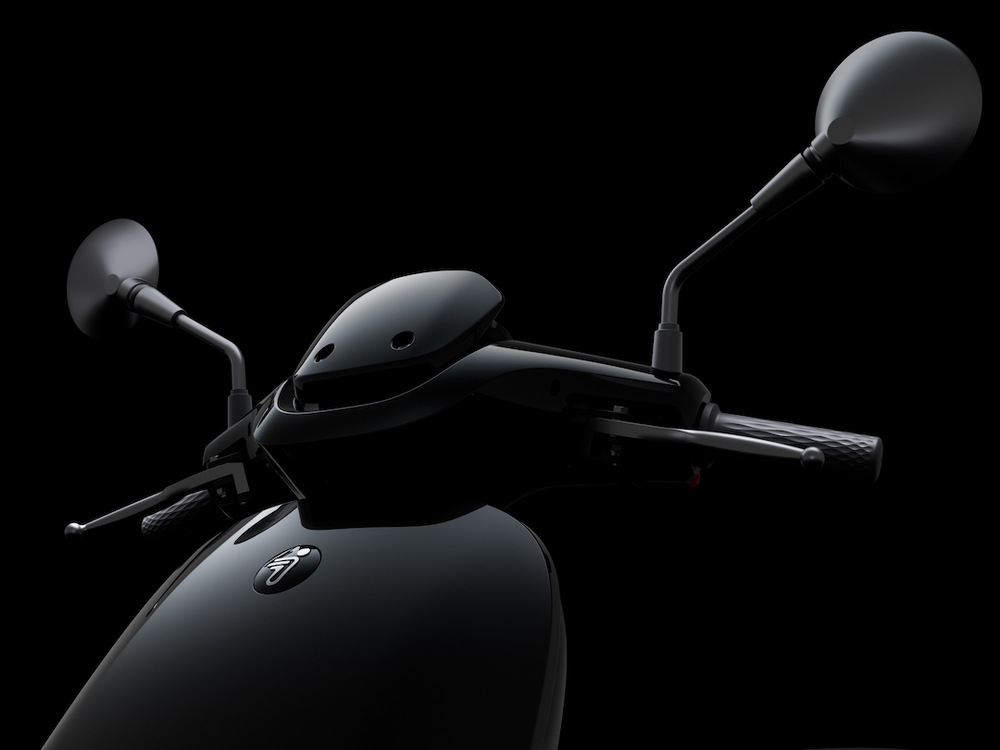 Elektroskútr Segway E300SE černý Elektroskútr Segway E300SE černý