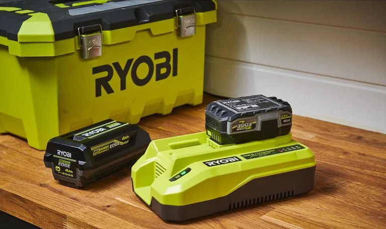 Nabíječka Ryobi MAX POWER ONE+ RC1836112 Nabíječka Ryobi MAX POWER ONE+ RC1836112