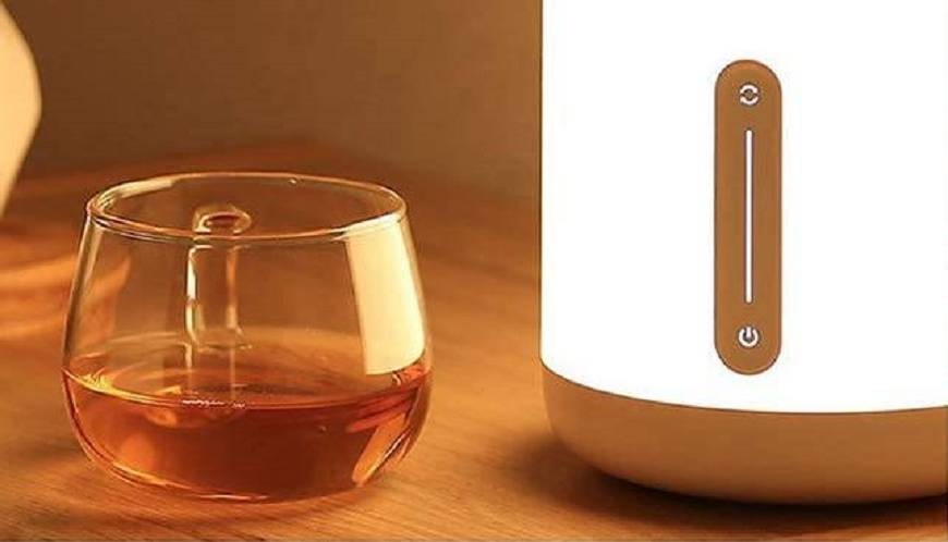Stolní LED lampička Xiaomi Mi Bedside Lamp 2 EU bílá Stolní LED lampička Xiaomi Mi Bedside Lamp 2 EU - bílá