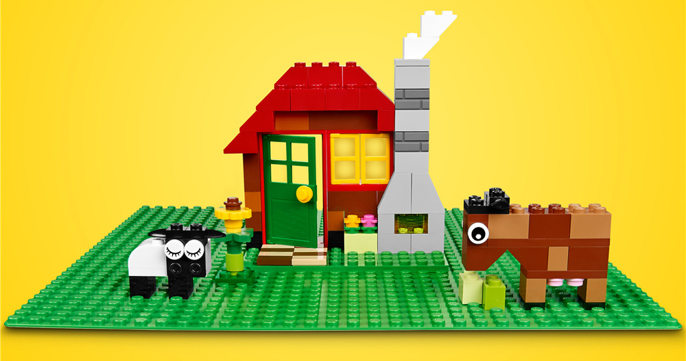 Stavebnice LEGO® Classic 11023 Zelená podložka na stavění Podložku stačí rozbalit a začít stavět, takže dětem poskytne jednoduchý základ pro kreativní tvorbu.