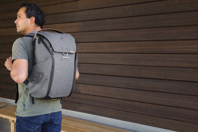 Batoh Peak Design Everyday Backpack 30L (v2) šedý Batoh Peak Design Everyday Backpack 30L (v2) šedý
