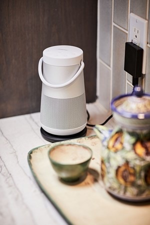 Přenosný reproduktor Bose SoundLink Revolve II stříbrný Přenosný reproduktor Bose SoundLink Revolve II stříbrný