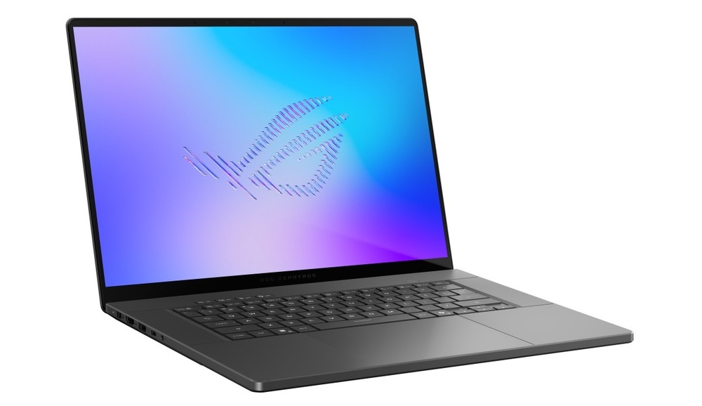 Otevřený a zapnutý notebook Asus ROG Zephyrus G16 natočený doprava