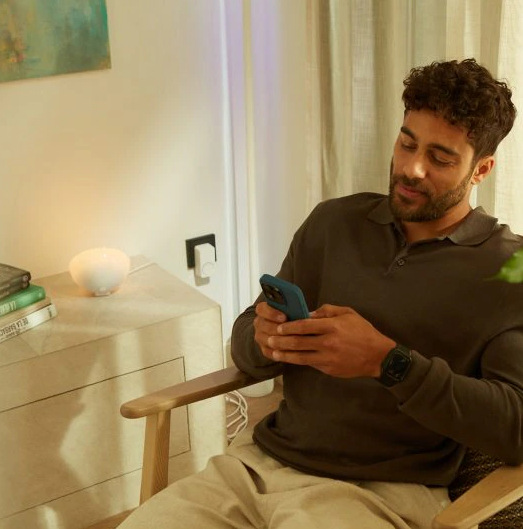 Vnitřní reproduktor Philips Hue Secure Smart bílý