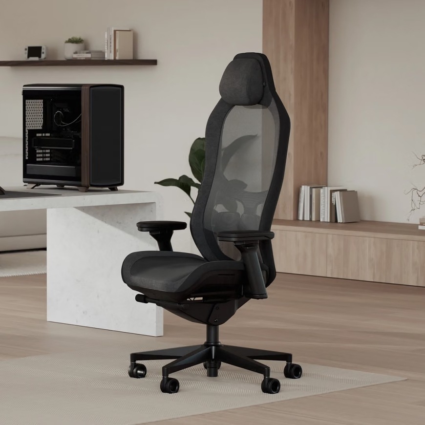Herní židle FRACTAL DESIGN Refine 2 Mesh Dark v moderním pracovním interiéru