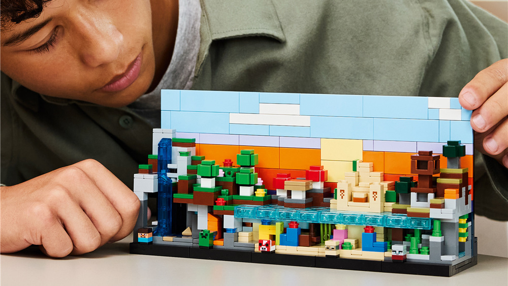 Stavebnice LEGO® Minecraft® 21589 Mini biomy Steve, Creeper, krávomůrka, Husk a plenitel umožní rozehrávat příběhy a libovolně kombinovat jednotlivé části.