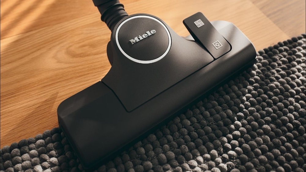 Podlahový vysavač Miele Boost CX1 Parquet PowerLine bílý