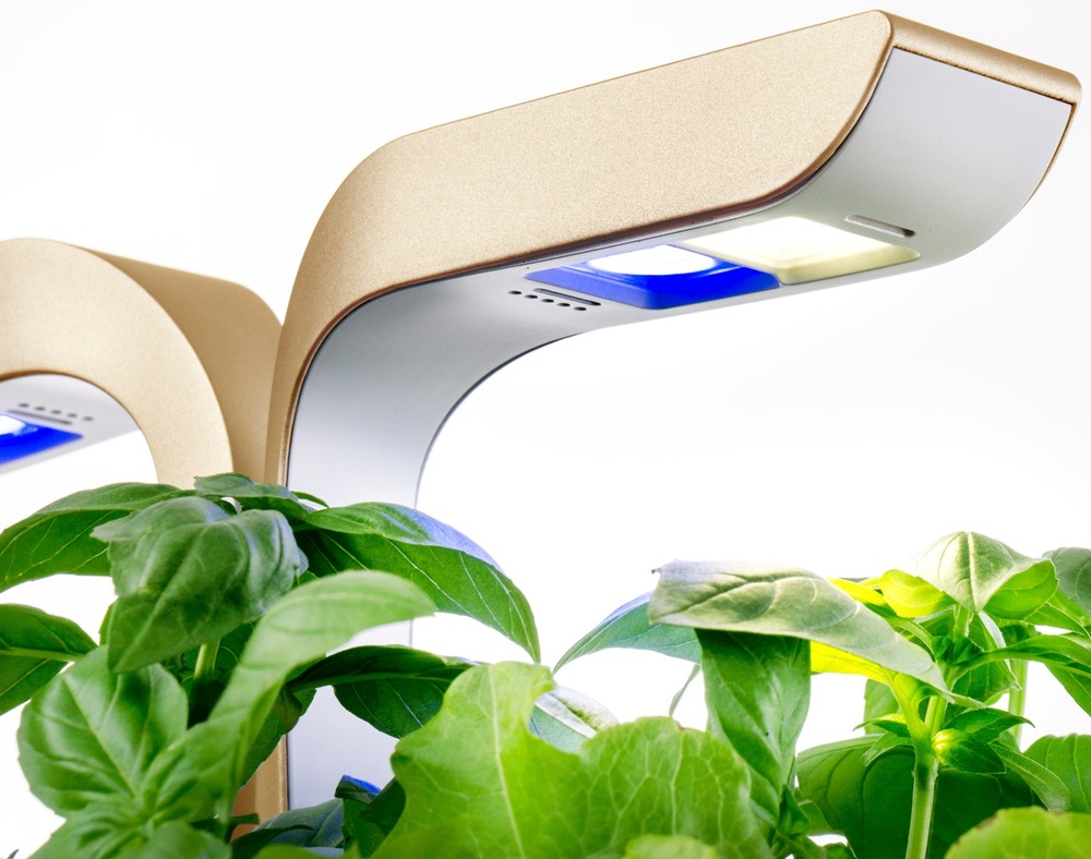 Chytrý květináč Véritable CLASSIC s ukázkou LED světel
