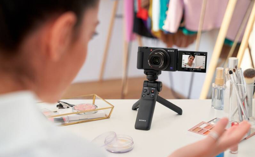 Digitální fotoaparát Sony ZV-1 černý Fotoaparát Sony ZV-1, černý
