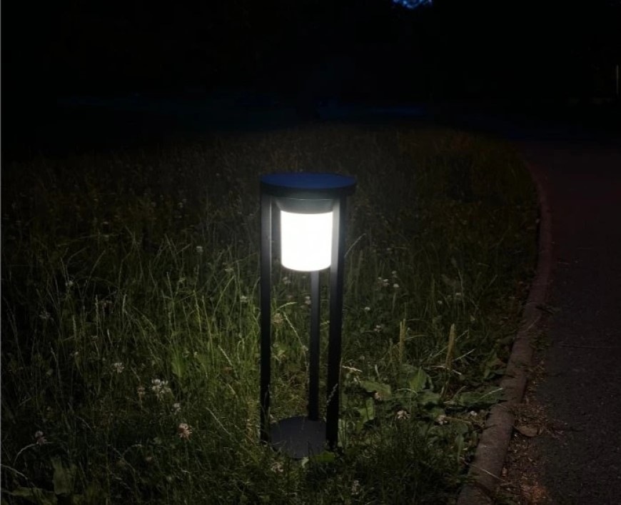 Venkovní svítidlo Tesla Lightning TS401, 50cm, 300 lumenů, 3000K, PIR, solární - černé