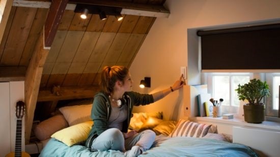 Startovací sada Philips Hue Bluetooth, 8W, E27, White Ambiance (2ks) + bridge + Switch