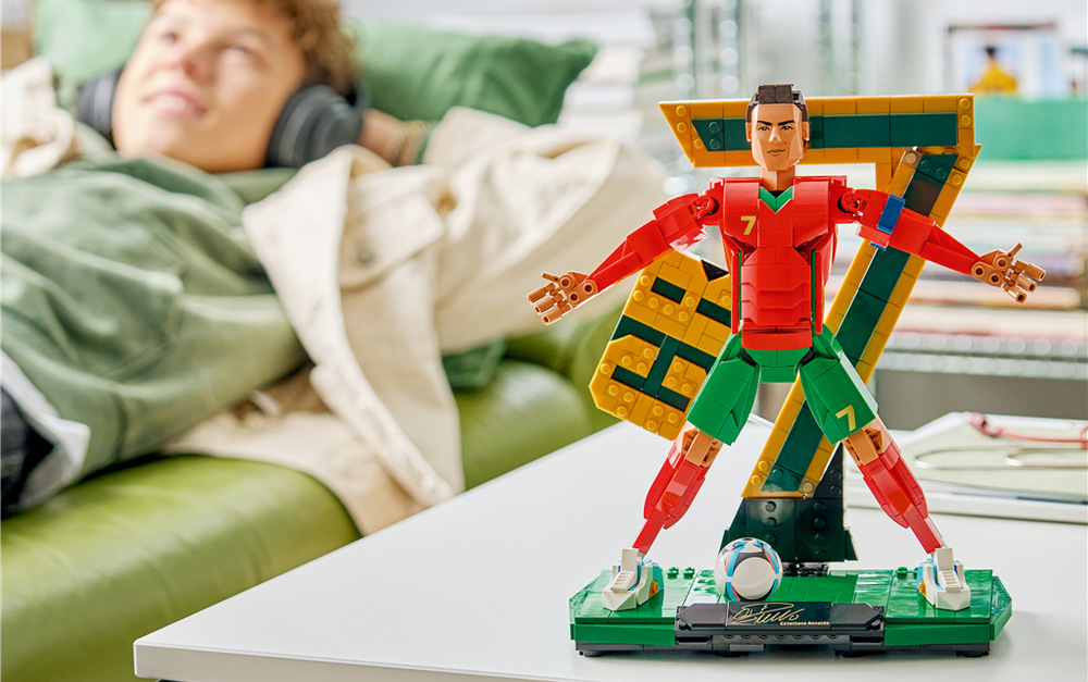 Aplikace LEGO Builder nabízí interaktivní 3D návod, který usnadní stavění všech 854 dílků