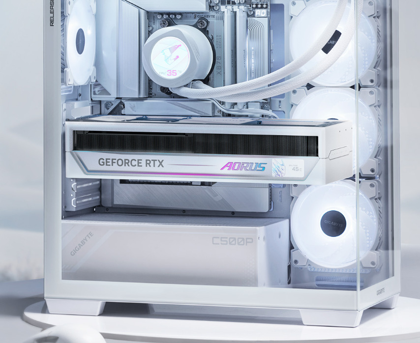 GIGABYTE X870 AORUS STEALTH ICE zaujme oblíbeným provedením se skrytými konektory