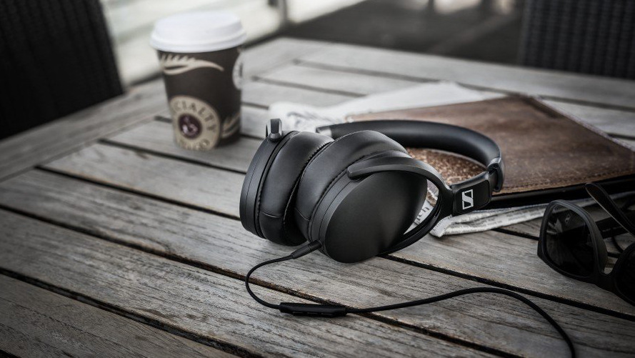 Sluchátka Sennheiser HD 4.30i černá Sluchátka Sennheiser HD 4.30i černá