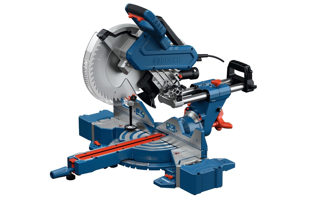 Silný motor, kotouč 305 mm a až 4 050 ot/min zvládnou i náročné řezy s vysokou kapacitou a stabilním výkonem.