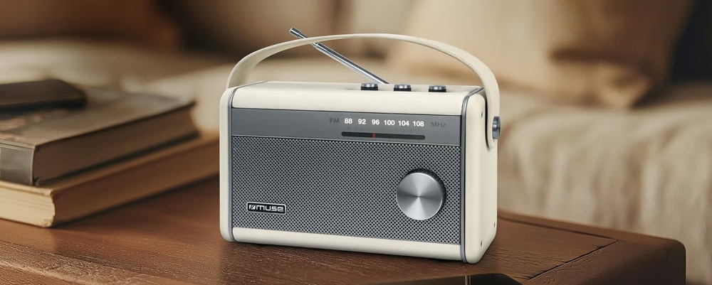 Výrazně vám s tím pomůže analogový tuner, který se postará o plynule naladění požadované stanice, aniž byste ztráceli čas hledáním správné frekvence