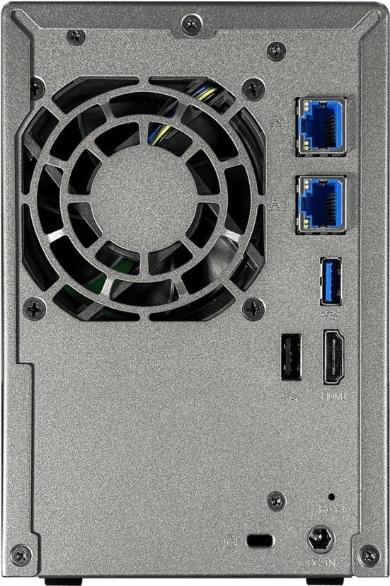 Zadní strana černého NAS Asustor Lockerstor. Vlevo je velký ventilátor, vpravo dva modré LAN porty, USB porty, HDMI, otvor pro zámek a konektor napájení.