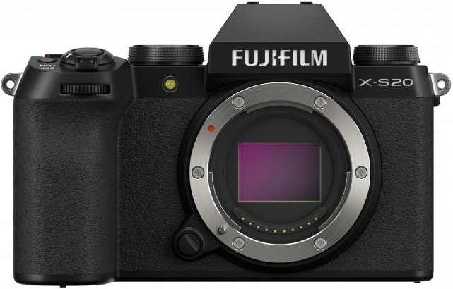 Fujifilm X-S20 + XC 15–45 mm f/3.5-5.6 OIS PZ, černá