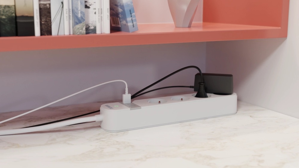 Kabel prodlužovací Tesla PS300, 4x zásuvka/1x USB-C/2x USB-A bílý TESLA Smart Power Strip PS300