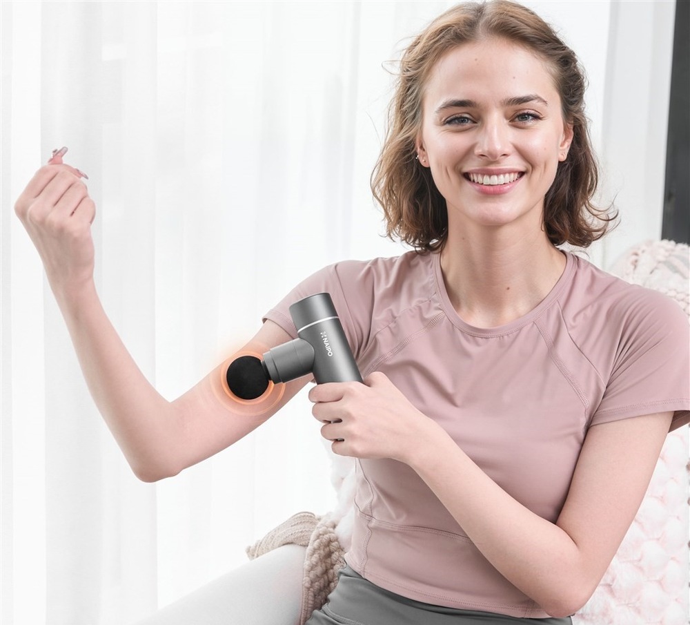 Masážní pistole NAIPO NPMGUN-J11 Mini šedá Masážní pistole NAIPO NPMGUN-J11 Mini šedá