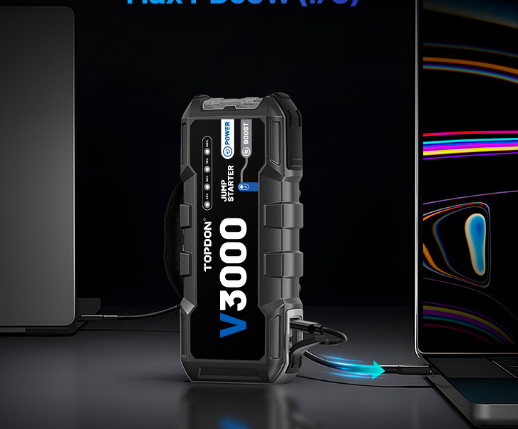 TOPDON Jump Starter V3000 používaný jako powerbanka pro nabíjení notebooku přes USB-C