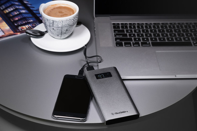 Powerbanka GoGEN 10000 mAh, LCD displej stříbrná
