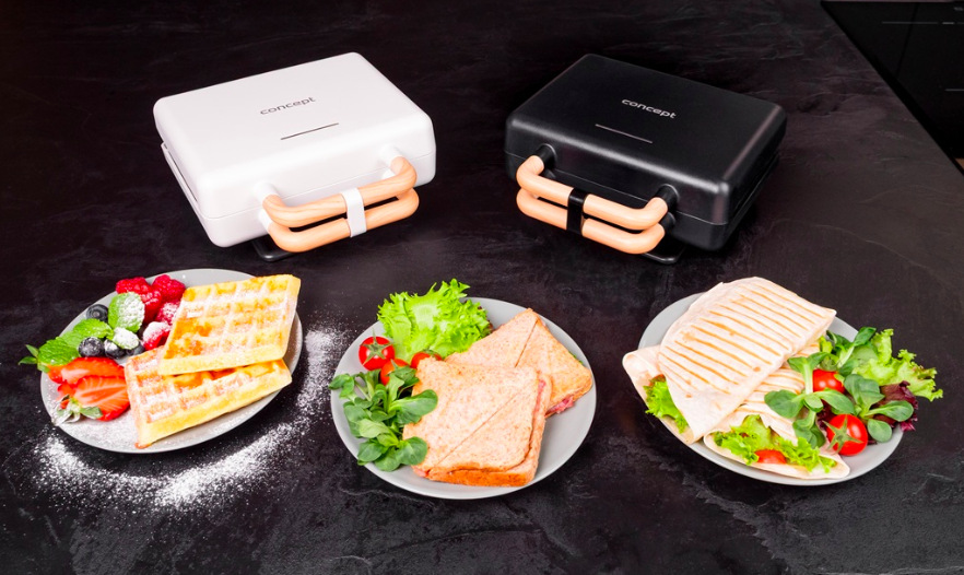 Bílý a černý sendvičovač 3 v 1 s připravenými vaflemi, tousty a grilovaným panini