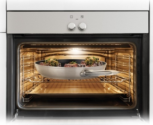Pánev Tescoma GrandCHEF 28 cm, dlouhá rukojeť Pánev Tescoma GrandCHEF 28 cm, dlouhá rukojeť