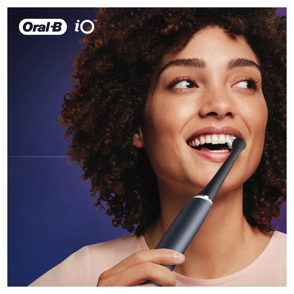 Náhradní kartáček Oral-B iO Radiant White (4 ks) Náhradní kartáček Oral-B iO Radiant White (4 ks)