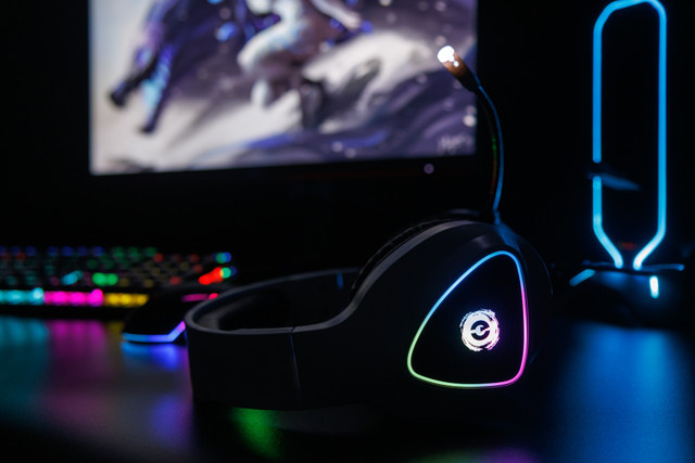 Headset Canyon Shadder GH-6, RGB podsvícení, USB + 3,5mm jack, 2m kabel černý Canyon Shadder GH-6