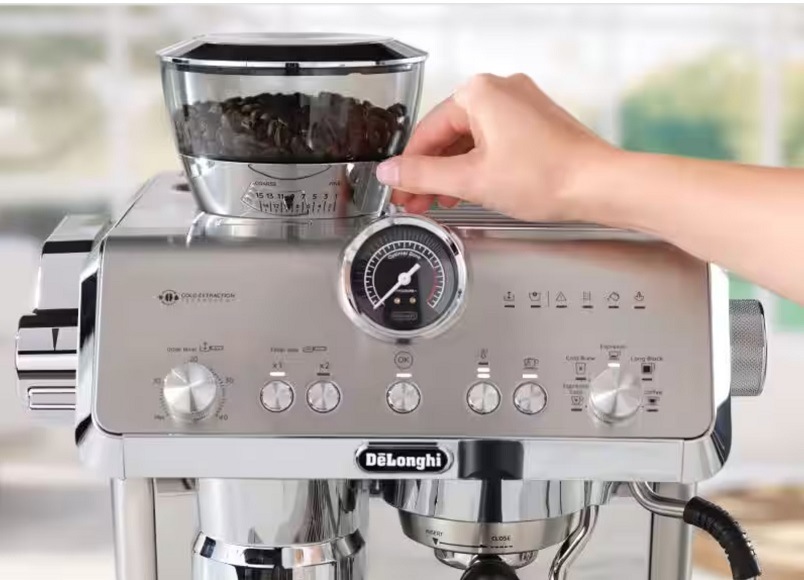 Pákový kávovar De'Longhi La Specialista OPERA EC 9555.M nerez