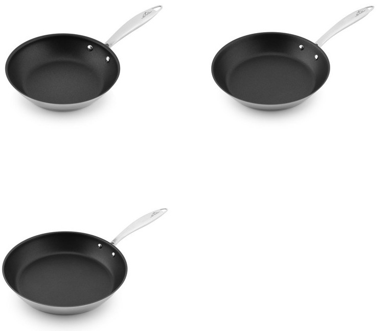 Sada tří nerezových pánví ETA s černým nepřilnavým povrchem a ergonomickou kovovou rukojetí na bílém pozadí