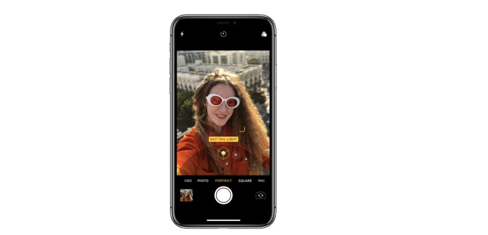 Mobilní telefon Apple iPhone X 64 GB - Silver