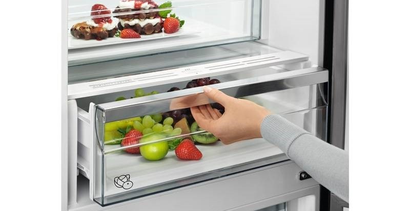 Chladnička s mrazničkou AEG RCB732E7MX šedá Chladnička s mrazničkou AEG RCB732E7MX šedá