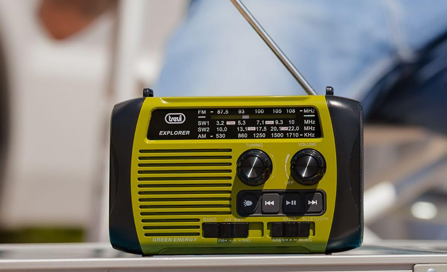 Radiopřijímač Trevi RA 7F30, zelený