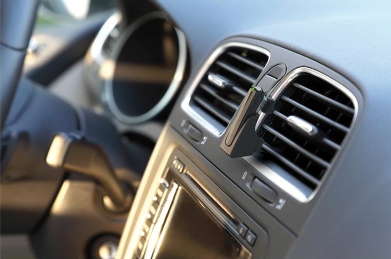 Handsfree CellularLine Car Pro s držákem černé Handsfree CellularLine Car Pro s držákem černé