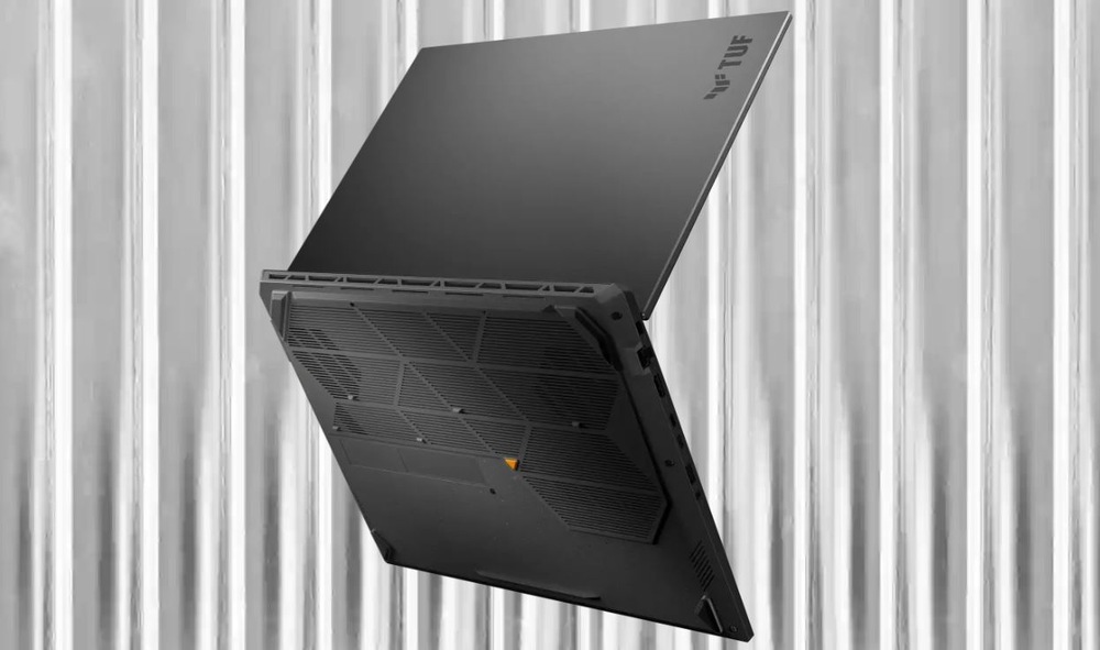 Notebook Asus TUF Gaming A16 otevřený, zadní strana