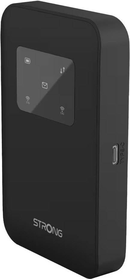 Přenosný hotspot Strong 4G+MIFI900 bez displeje černý Na obrázku je přenosný hotspot Strong 4G+MIFI900 v černém provedení zachycený šikmo zepředu. Má malé kapesní tělo se zaoblenými rohy a hladkým matným povrchem. Na přední straně je tmavý lesklý panel se stavovými ikonami pro baterii, zprávy a Wi-Fi sítě 2,4 GHz a 5 GHz. Na pravém boku je vidět USB-C konektor s malým krytem a dole na čele logo STRONG.