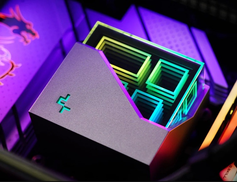 Vodní chladič DeepCool LT520 černý